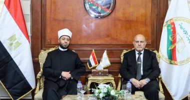 وزير الأوقاف ورئيس النيابة الإدارية