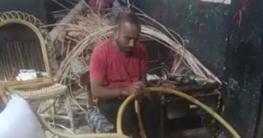 رحلة صناعة البامبو.. عبد الراضي أيده تتلف في حرير وشغله بيسافر العالم ويزين الفلل والقصور