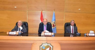 نقيب المهندسين يشهد حفل تخرج دفعة جديدة من خريجى كلية الهندسة بجامعة سوهاج