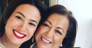 تشييع جثمان والدة الفنانة هند صبري ودفنها بعد صلاة عصر غد بتونس هند صبري ووالدتها