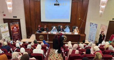 قسم العلاقات العامة والإعلان يناقش مشروعات تخرج دفعة 2025 بكلية الإعلام بنات جامعة الأزهر