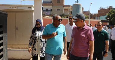محافظ المنيا يتفقد محطة رفع صرف صحى بردنوها لخدمة 30 ألف مواطن بمركز مطاى محافظ المنيا