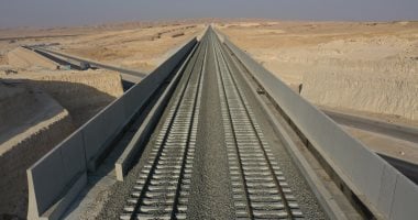 شاهد أعمال تركيب القضبان بمشروع الخط الأول بشبكة القطار الكهربائى السريع مشروع الخط الأول بشبكة القطار الكهربائي السريع