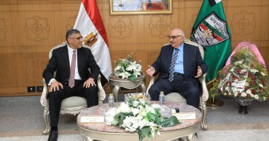 محافظ الجيزة يزور رئيس هيئة قضايا الدولة لتهنئته بمنصبه الجديد محافظ الجيزة يزور رئيس هيئة قضايا الدولة