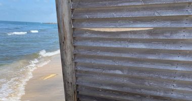 استغاثة من شاطئ "رأس البر زمان 1".. إنشاءات مخالفة تحجب البحر..صور