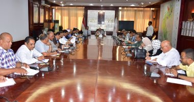 محافظ الأقصر يعقد اجتماعا تنسيقيا لبحث استعدادات انتخابات مجلس الشيوخ