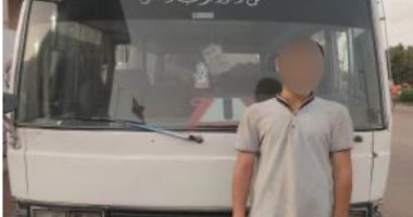 على طريقة شهاب أرض الجمعية.. وزارة الداخلية تلاحق بلطجة بعض سائقى الأجرة بالشوارع.. سائق يشهر مفكا أمام راكب وآخر يضرب مواطنا بسكين.. وتحرك عاجل من الشرطة وسرعة فى التجاوب مع البلاغات والفيديوهات متهم