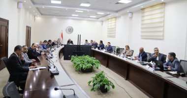 اجتماعًا مع ممثلي مؤسسة كلاريفيت
