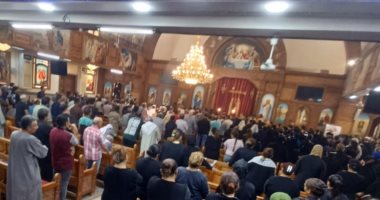 توفى بعدها بدقائق.. تشييع جثامين أم ونجلها من كنيسة الأزهرى ببنى سويف.. صور