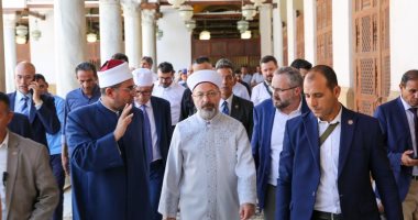 رئيس الشئون الدينية التركي يزور الجامع الأزهر