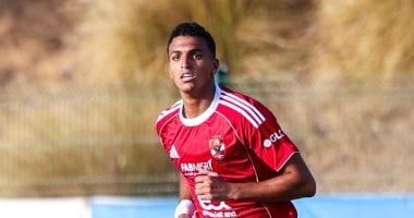 ياسين مرعى مدافع فريق الأهلى 