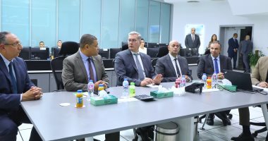 وزير البترول: استمرار جهود تأمين احتياجات الكهرباء والصناعة من الغاز الطبيعى جانب من الزيارة
