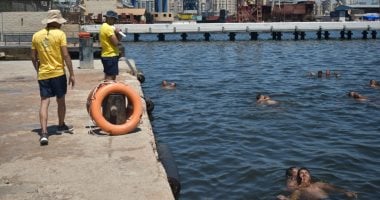 صيف بأمان مع رفع كفاءة منظومة الإنقاذ على شواطئ الإسكندرية.. "السياحة والمصايف": انتهاء المرحلة الثانية لتدريب المنقذين ودعمهم بالجيت سيكى.. توافر أدوات وحدة الإسعاف بكل شاطئ.. ومنع نزول المصطافين ليلا.. صور تدريب رجال الإنقاذ