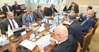 وزير الإسكان يتابع المشروعات الجاري تنفيذها ضمن المبادرة الرئاسية "حياة كريمة"