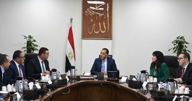 رئيس الوزراء يتابع موقف تقنين الأراضى المضافة لعدد من المدن الجديدة الدكتور مصطفى مدبولي، رئيس مجلس الوزراء