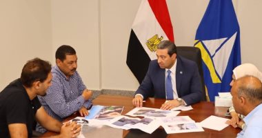 محافظ دمياط يناقش الموقف التنفيذى بمشروع تطوير وتوسعة الطريق الدولى الساحلي جانب من الاجتماع