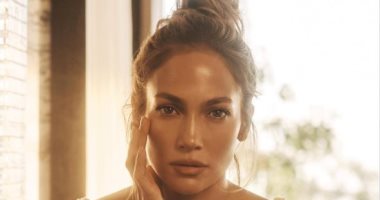 جينيفر لوبيز ترد على أسئلة الجمهور حول علامتها JLo Beauty: أستخدمها يوميا جينيفر لوبيز