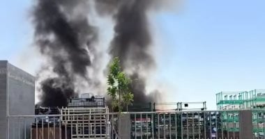 اندلاع حريق داخل مصنع فى مدينة 6 أكتوبر جانب من الحريق