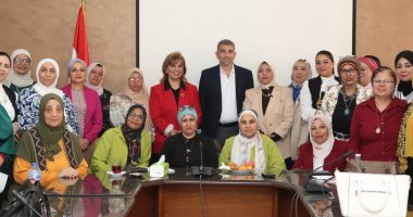 سكرتارية المرأة باتحاد العمال تبدأ فى تنظيم دورات لعرض مزايا قانون العمل الجديد