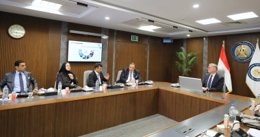 وزير البترول يلتقي مجموعة من كُتاب الرأي وخبراء الاقتصاد والطاقة