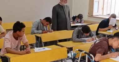 رئيس منطقة سوهاج الأزهرية يواصل جولاته الميدانية لمتابعة امتحانات النقل بالمعاهد وكيل ازهر سوهاج