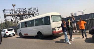 تصادم سيارة ملاكى وأتوبيس أعلى كوبرى 6 أكتوبر حادث تصادم سيارة ملاكي وأتوبيس أعلى كوبري أكتوبر