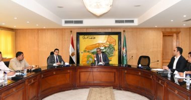 مشروعات عملاقة للتنمية ببحيرة قارون.. ولجنة دائمة لفحص طلبات المشروعات الاستثمارية بالساحل الجنوبي للبحيرة.. ومحافظ الفيوم:"نعمل على تيسير كافة الإجراءات وتذليل العقبات أمام المستثمرين الجادين