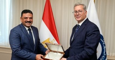 نيوز برو : 
                                            وزير البترول يجتمع برئيس هيئة الثروة المعدنية لمناقشة تطوير القطاع
                                        
