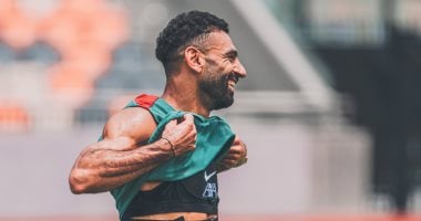 محمد صلاح يستعرض عضلاته فى مران ليفربول الصباحى بالجولة الآسيوية محمد صلاح، ليفربول