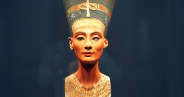 رقبة نفرتيتى أحدث تريندات التجميل على السوشيال ميديا.. صور