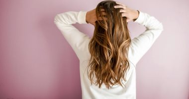 وصفات طبيعية لتقوية الشعر بخطوات بسيطة.. وداعاً للتساقط
