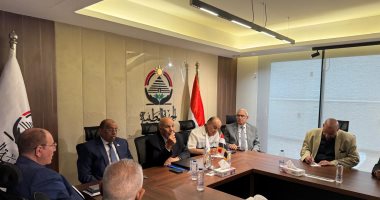 "المجالس المحلية" بالجبهة الوطنية تبحث سبل دعم مرشحي الحزب بانتخابات الشيوخ