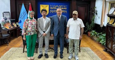 رئيس جامعة الإسكندرية يستقبل مدير مركز البحث العلمى بجامعة الأصالة السعودية 