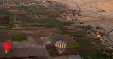 سماء الأقصر تشهد تحليق 44 رحلة بالون طائر تقل على متنها 850 سائحا.. صور