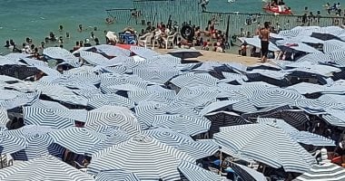 إقبال كبير على شواطئ الإسكندرية.. نسبة الإشغال ترتفع لـ 100% مع أجواء الموجة الحارة.. المحافظة تشدد على مراقبة أسعار التذاكر ومنع استغلال المصطافين.. وتؤكد: إخلاء البحر فى السابعة مساء.. فيديو وصور شواطئ الإسكندرية