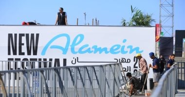 قبل بدء حفل تامر حسنى بالعلمين 