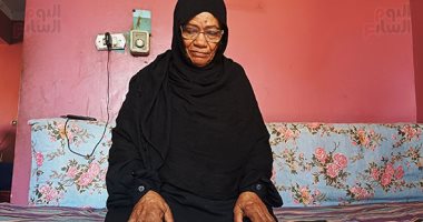 "من الظلام إلى النور".. الحاجة فاطمة 76 سنة تتحدى الأمية: حلمى أقرأ من المصحف وحرصت أعلم أولادى التسعة.."قاهرة الأمية" تهزم عبارة "بعد ما شاب ودوه الكتاب"..وتؤكد: خرجت من التعليم بسبب الزواج المبكر.. فيديو وصور الحاجة فاطمة "قاهرة الأمية"