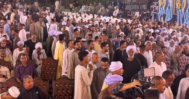 بحضور الآلاف.. أهالي "كرم عمران" بقنا ينظمون مؤتمرا حاشدا لدعم مرشحة "الجبهة الوطنية" وفاء رشاد في انتخابات مجلس الشيوخ