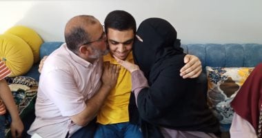 الأول على الثانوية الأزهرية علمي ووالداه