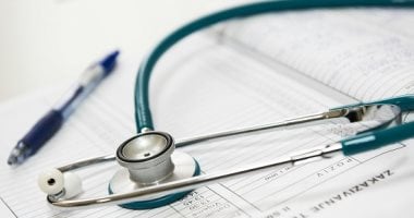 نيوز برو : 
                                            قبل ماتكتب كلية الطب رغبة أولى.. 6 علامات بتقول إنك هتكون دكتور شاطر
                                        