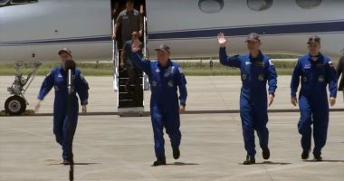 رواد سبيس إكس "كرو-11" يصلون إلى فلوريدا قبل الانطلاق إلى محطة الفضاء 