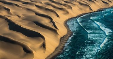 أماكن مرعبة حول العالم لا ينصح بزيارتها وحدك.. ساحل الهيكل العظمى الأبرز