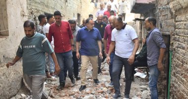 محافظ أسيوط يتفقد موقع المنزل المنهار بمنطقة الفواخير ويوجه بسرعة دعم المتضررين جولة التفقد