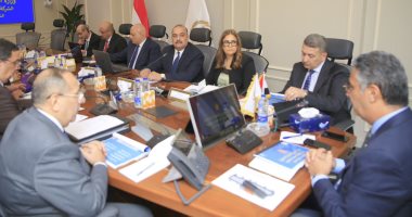وزير التموين يستعرض موقف المخزون الاستراتيجي من السلع الأساسية وزير التموين يستعرض موقف المخزون الاستراتيجي من السلع