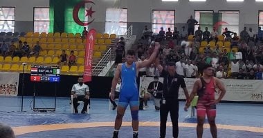 مصر تحرز أول ميدالية فى دورة الألعاب الأفريقية للمدارس بالجزائر أثناء تتويج محمد ياسر لاعب منتخب المصارعة الرومانية بالميدالية الفضية