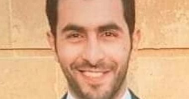 مدرس بقسم الكيمياء التحليلية بكلية الصيدلة جامعة كفر الشيخ يحصل على جائزة الدولة التشجيعية بعد 4 سنوات من حصوله على درجة الدكتوراه.. جلال مجدي: أساتذتي وزملائي وأسرتي أصحاب الفضل بعد الله فيما وصلت إليه الدكتور جلال مجدى مصطفى محمد جلال