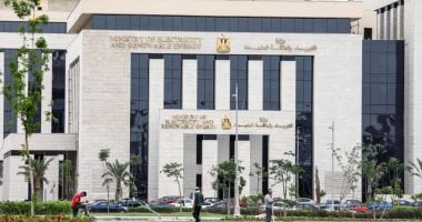 الكهرباء تواصل العمل لإعادة التيار للجيزة بعد انقطاع لمدة 24 ساعة وزارة الكهرباء
