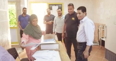 وكيل صحة الأقصر يتابع المبادرات الرئاسية ويحيل المتغيبين للشئون القانونية.. صور