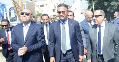 سوق اليوم الواحد كل ما تحتاجه الأسرة من منتجات غذائية ولحوم ودواجن وخضار.. شريف فاروق يفتتح فرعا جديدا بالجمالية.. ويؤكد: وزارة التموين مستمر فى المبادرة لضبط الأسعار وتنفيذا لتوجيهات القيادة السياسية الدكتور شريف فاروق وزير التموين يفتتح سوق اليوم الواحد بالجمالية