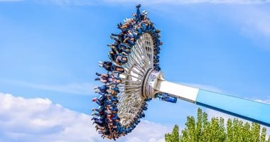 أكبر مدينة ملاهي تكشف عن أطول لعبة من نوعها فى المملكة المتحدة.. فيديو أكبر مدينة ملاهي تكشف عن أطول لعبة من نوعها